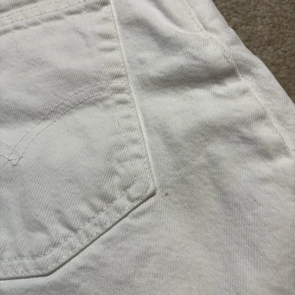 Vtg Levis 551 Jean Shorts Womens 12 High Rise White Denim Relaxed Fit Cutoff USA